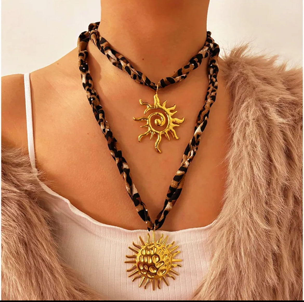 Collar animal print dijes mega